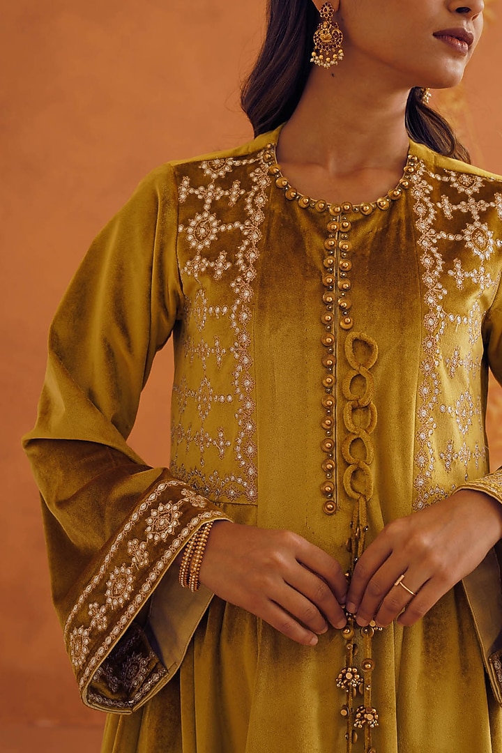 Mustard Velvet Embroidered Gathered Kurta Set by Inej at Pernia's Pop Up Shop