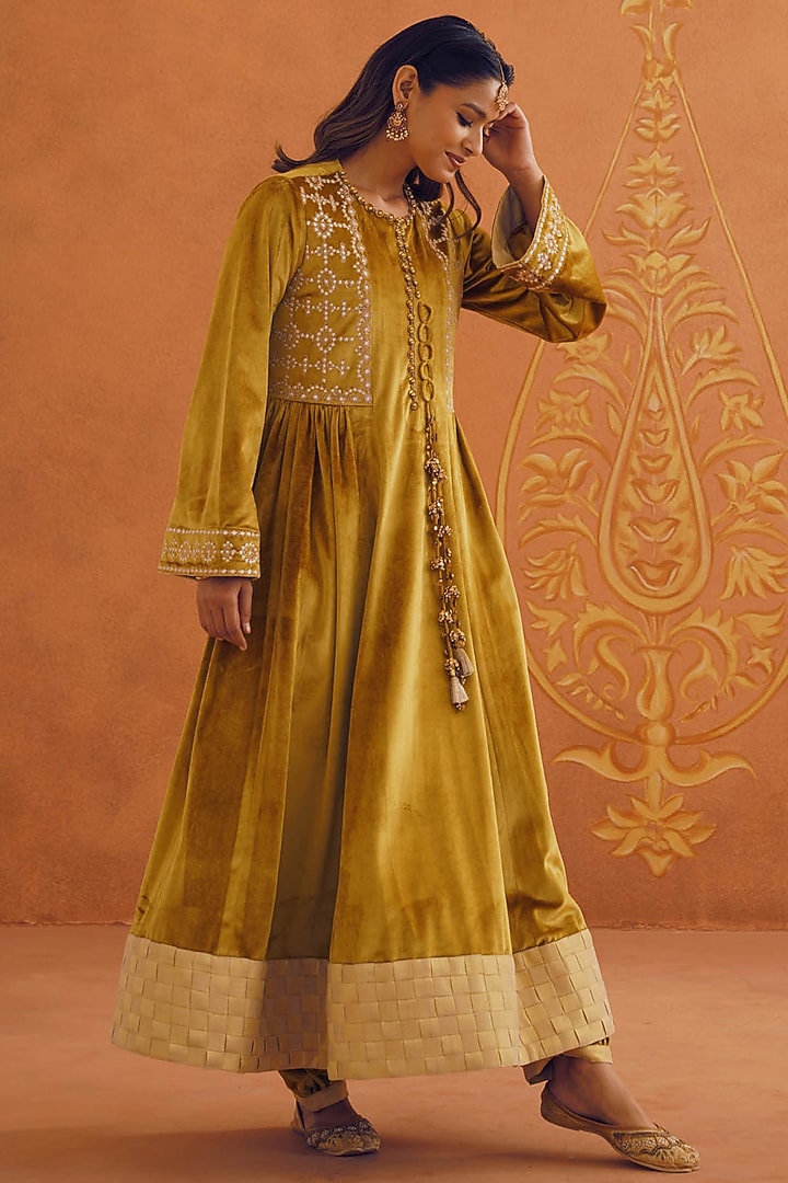 Mustard Velvet Embroidered Gathered Kurta Set by Inej at Pernia's Pop Up Shop
