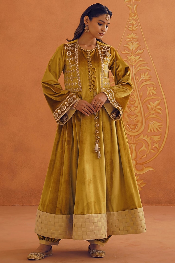 Mustard Velvet Embroidered Gathered Kurta Set by Inej at Pernia's Pop Up Shop