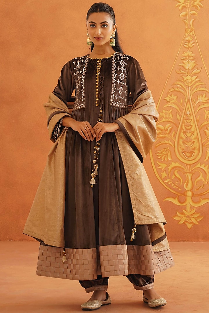 Brown Velvet Embroidered Gathered Kurta Set by Inej at Pernia's Pop Up Shop