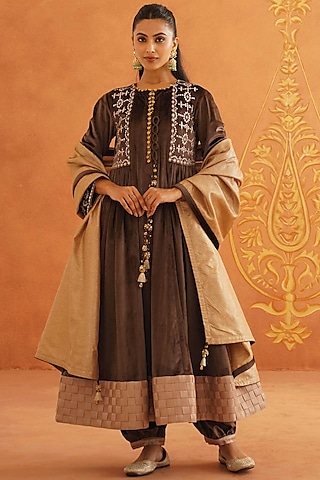 Brown Velvet Embroidered Gathered Kurta Set by Inej