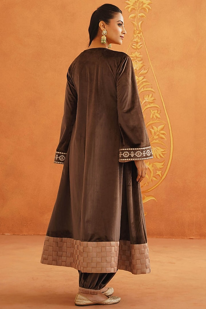 Brown Velvet Embroidered Gathered Kurta Set by Inej at Pernia's Pop Up Shop