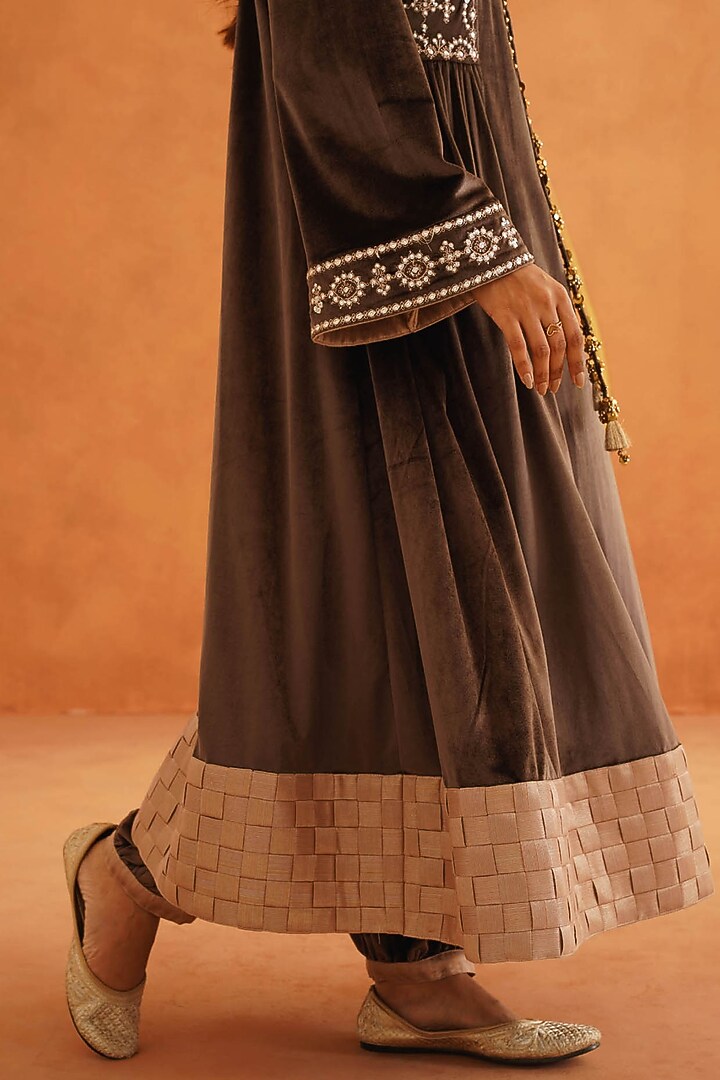 Brown Velvet Embroidered Gathered Kurta Set by Inej at Pernia's Pop Up Shop