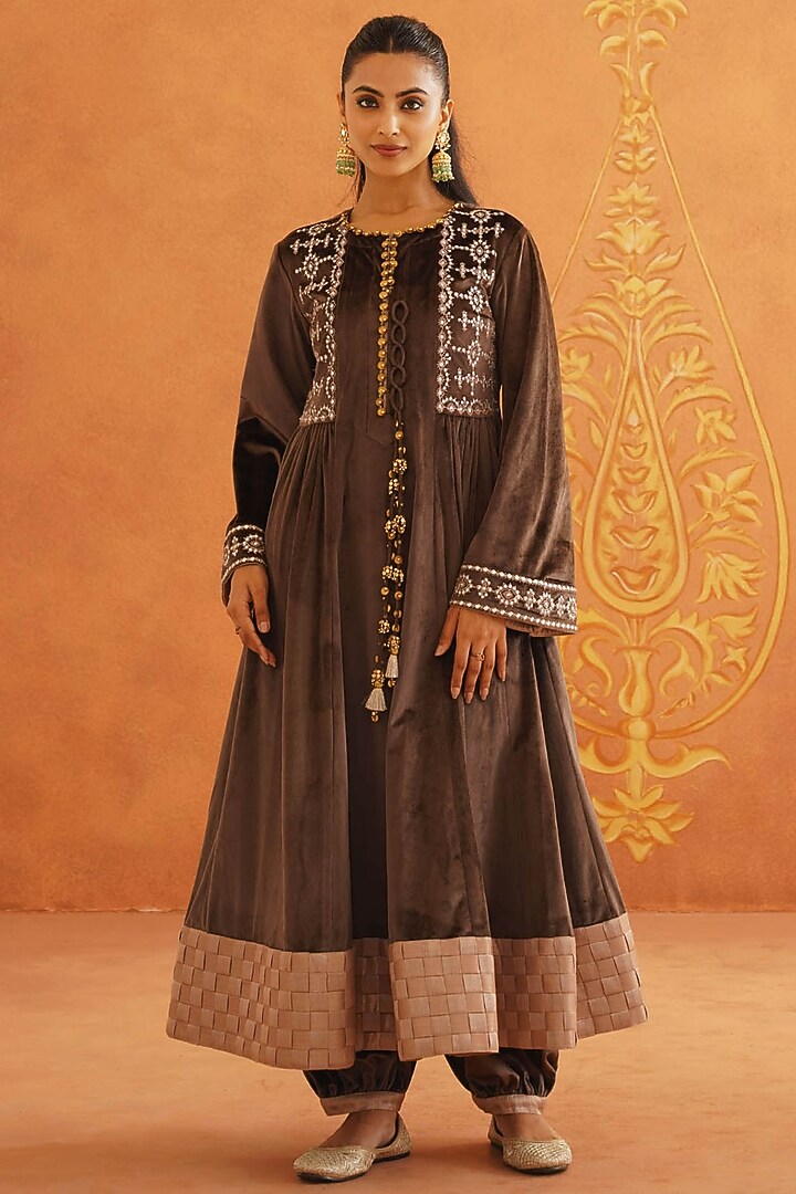 Brown Velvet Embroidered Gathered Kurta Set by Inej at Pernia's Pop Up Shop