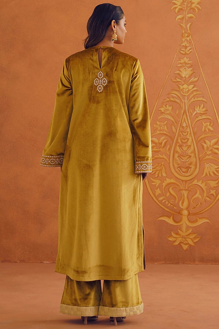 Mustard Velvet Embroidered Kurta Set by Inej at Pernia's Pop Up Shop