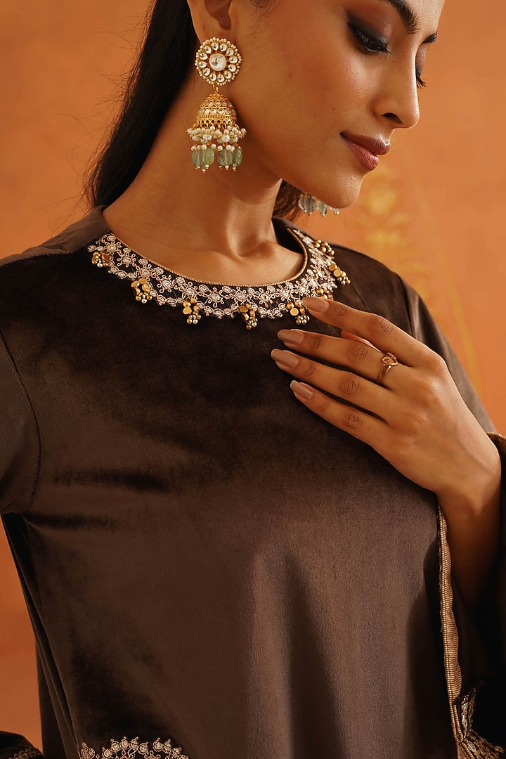 Brown Velvet Embroidered Kurta Set by Inej at Pernia's Pop Up Shop