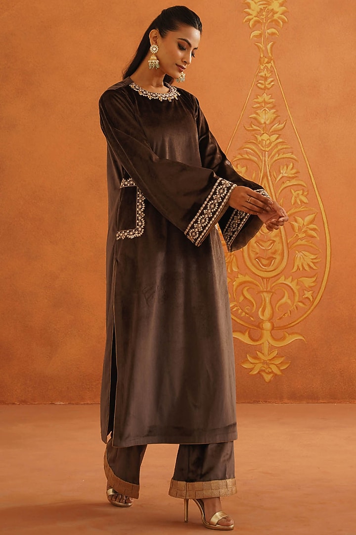 Brown Velvet Embroidered Kurta Set by Inej at Pernia's Pop Up Shop