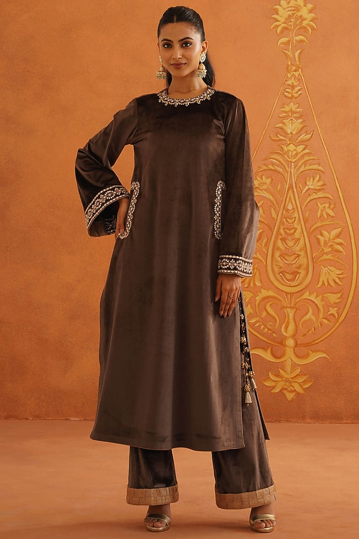 Brown Velvet Embroidered Kurta Set by Inej at Pernia's Pop Up Shop