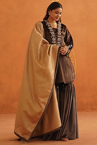 Brown Velvet Dori Embroidered Kurta Set by Inej