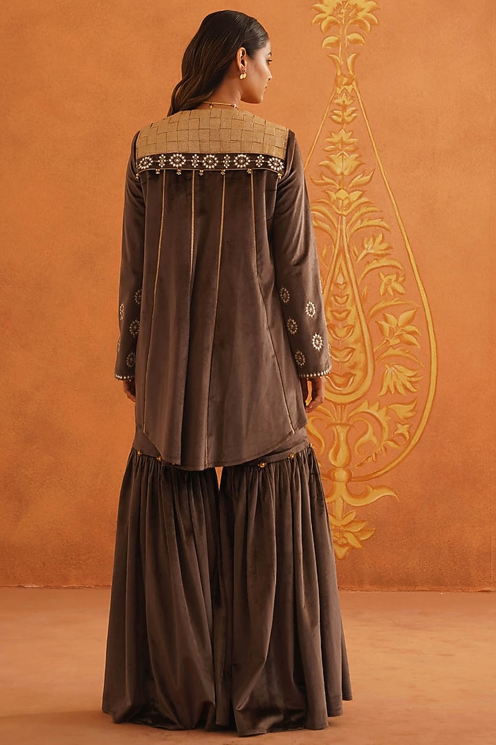 Brown Velvet Dori Embroidered Kurta Set by Inej at Pernia's Pop Up Shop