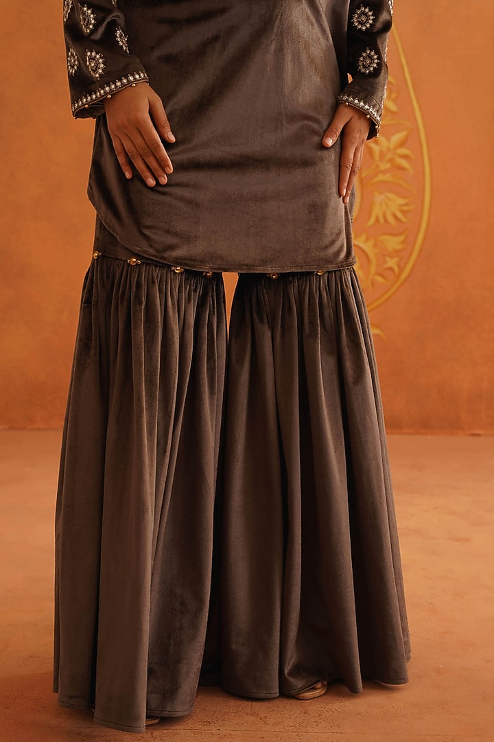 Brown Velvet Dori Embroidered Kurta Set by Inej at Pernia's Pop Up Shop