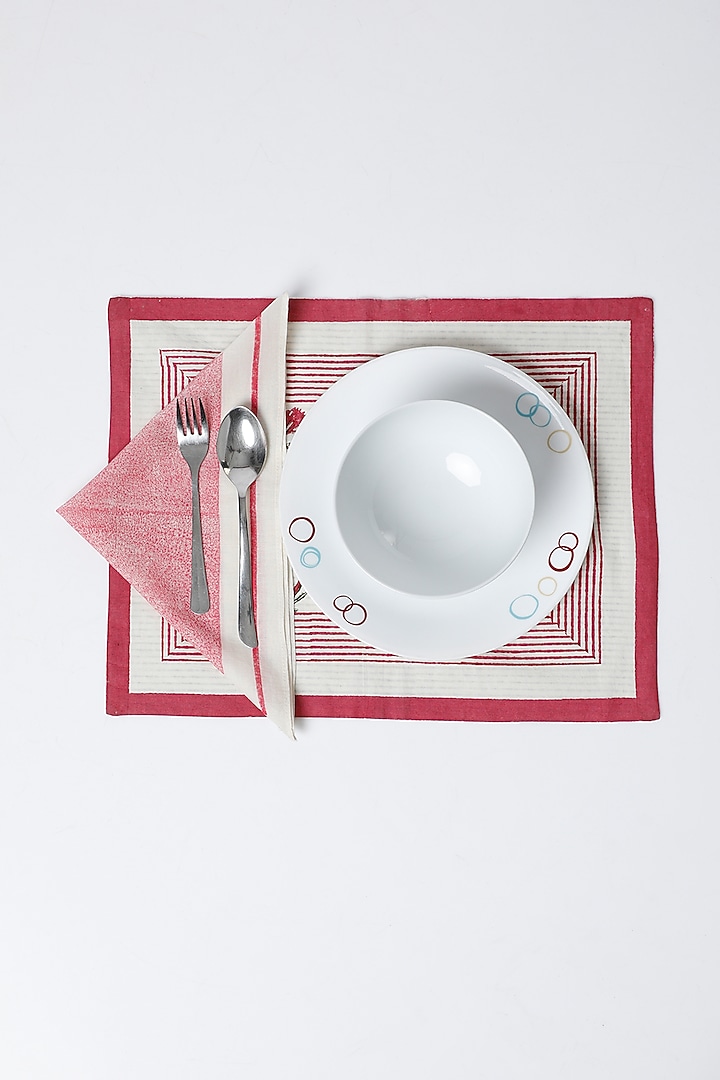 White & Magenta Cotton Table Mat & Napkin Set (Set of 8) by Inheritance India