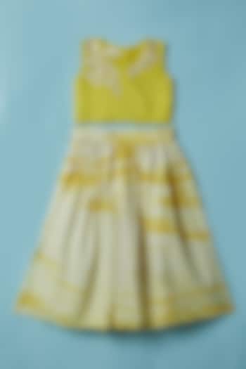 Yellow & Off-White Shibori Printed Lehenga Set For Girls by Inspired Needleworks