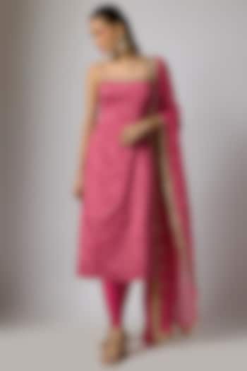 Pink Crepe & Georgette Bandhani Printed Kurta Set by Indian Wardrobe at Pernia's Pop Up Shop