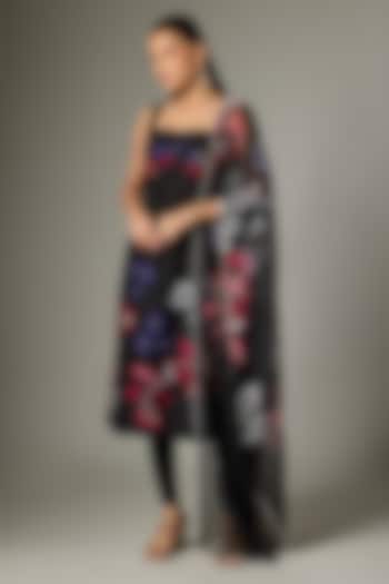 Black Organza Pearl Embroidered Floral Kurta Set by Indian Wardrobe at Pernia's Pop Up Shop