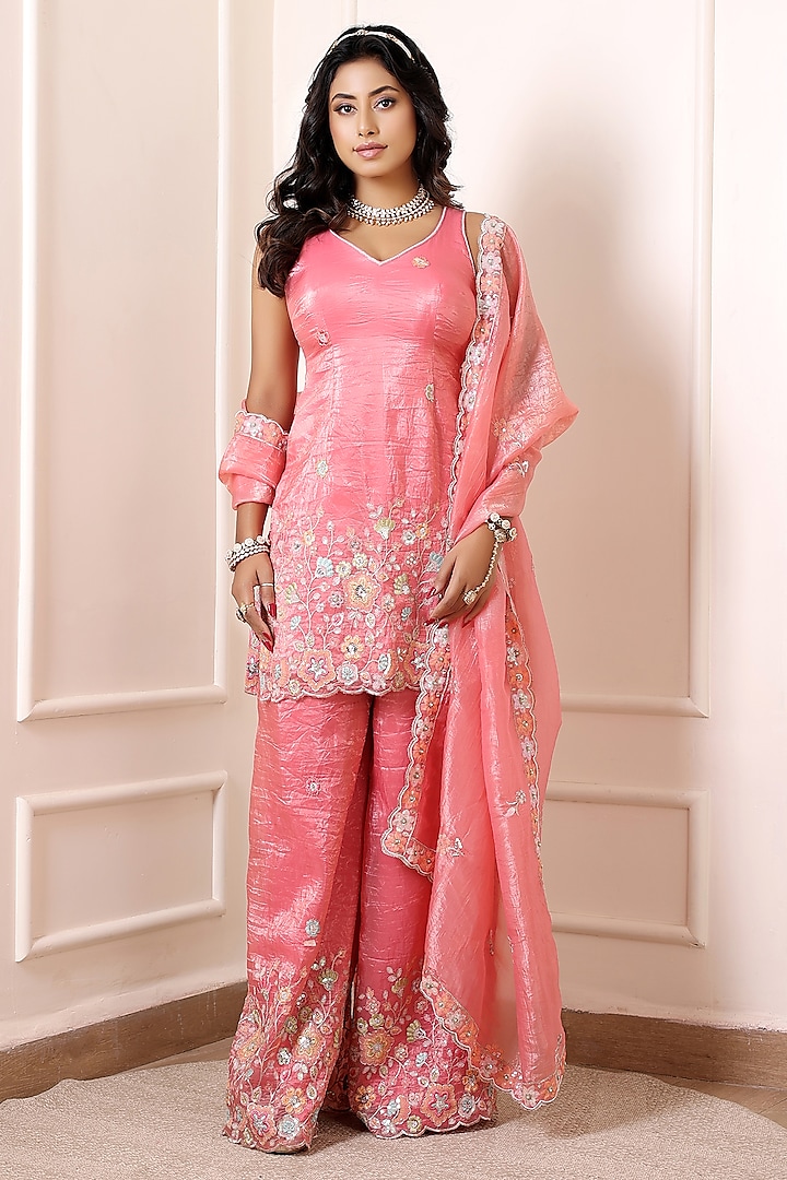 Pink Crinkled Silk Blend Floral Embroidered Kurta Set by Indian Wardrobe at Pernia's Pop Up Shop