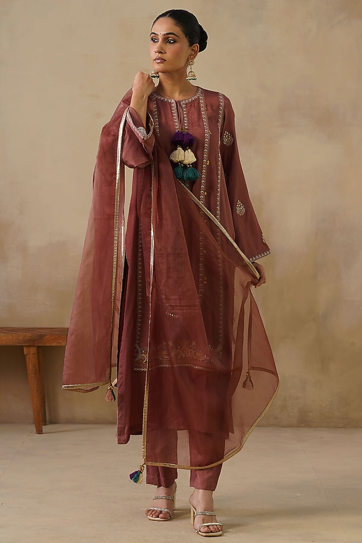 Brown Cotton Silk Thread Embroidered Straight-Cut Kurta Set by Inej at Pernia's Pop Up Shop