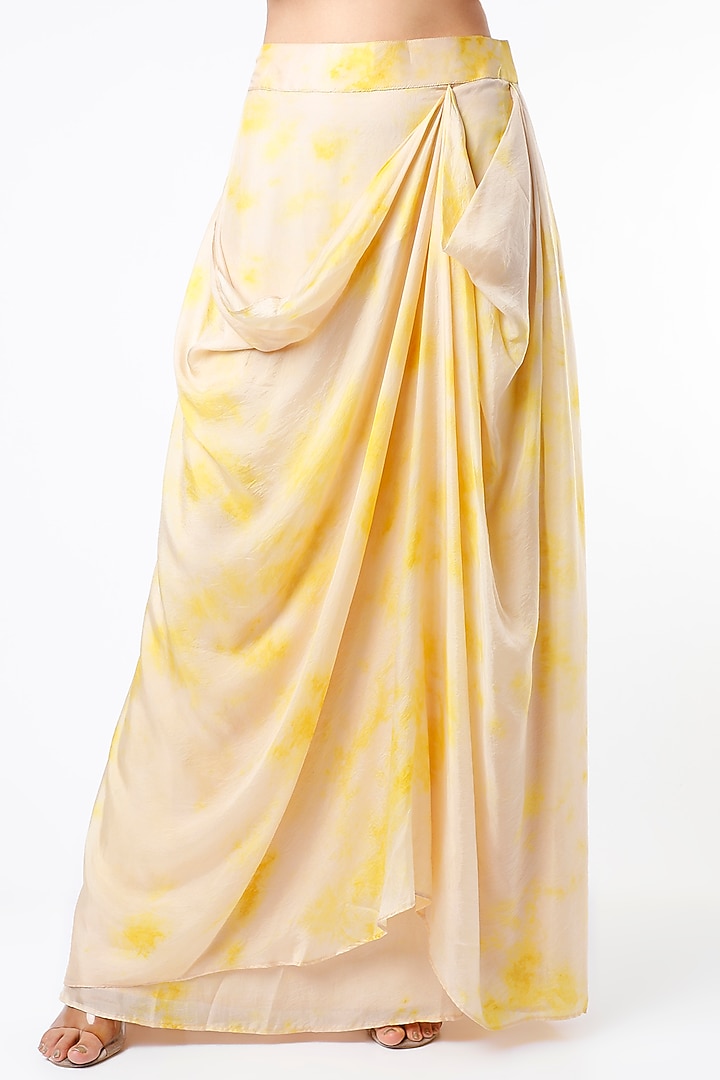 Light Yellow Kora Silk & Organza Cape Set by Islie by Priya Jain at Pernia's Pop Up Shop