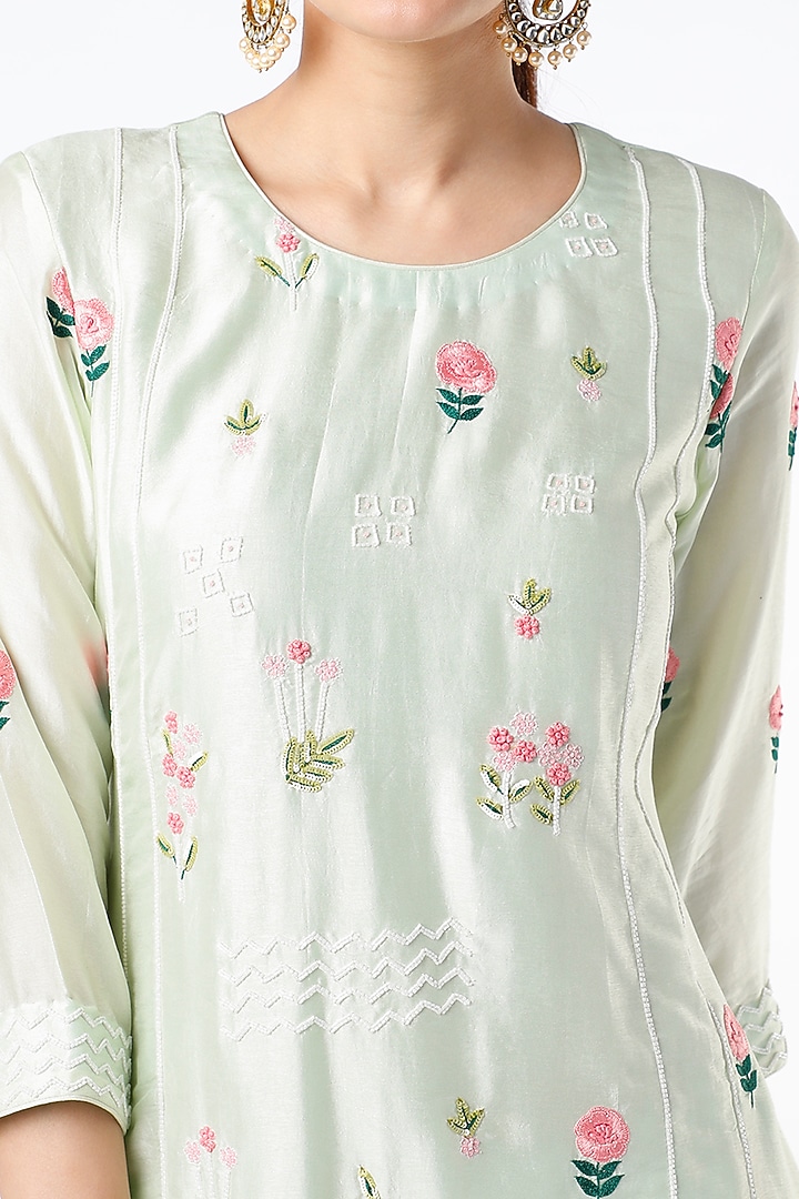 Mint Green Embroidered Kurta Set by Islie by Priya Jain at Pernia's Pop Up Shop