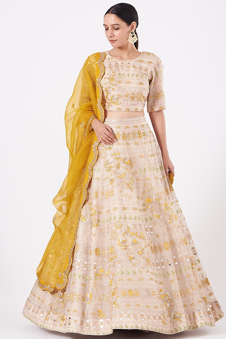 Off-White Embellished Bridal Lehenga Set by Islie by Priya Jain at Pernia's Pop Up Shop