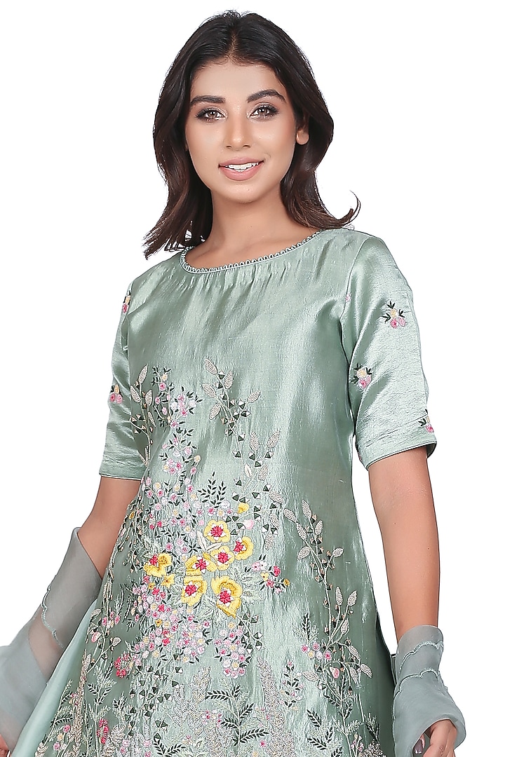 Catalina Green Embroidered Handmade Kurta Set by Islie by Priya Jain at Pernia's Pop Up Shop