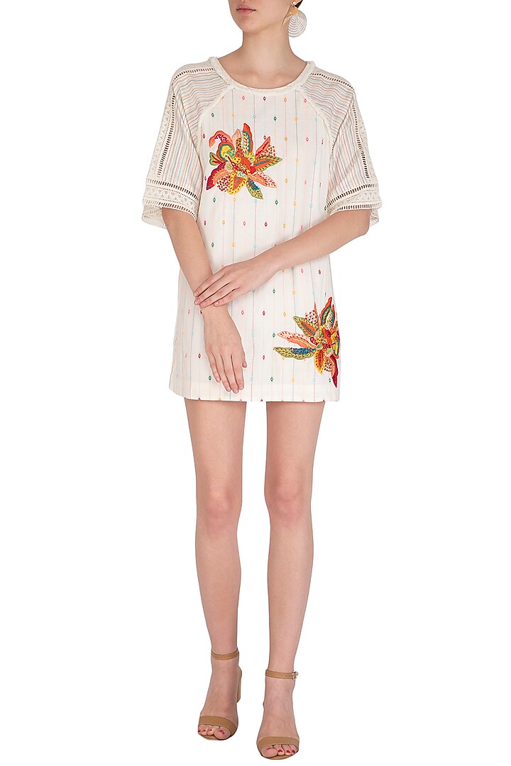 White 3D Embroidered Tunic by Irabira at Pernia's Pop Up Shop