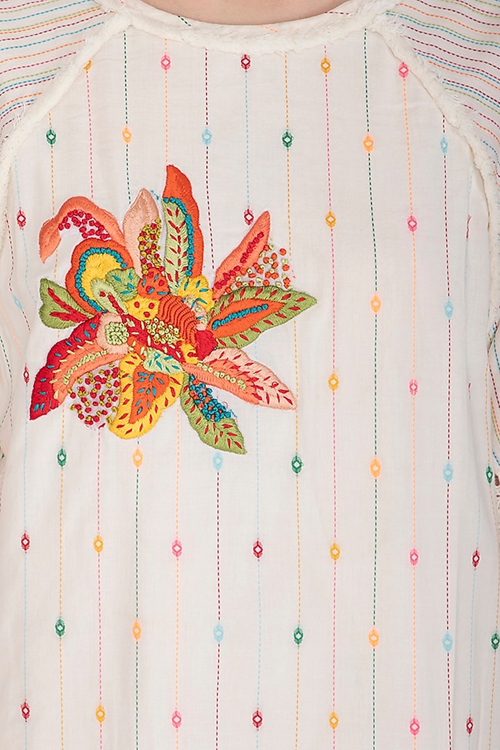 White 3D Embroidered Tunic by Irabira at Pernia's Pop Up Shop