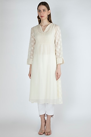 Off White Embroidered Kurta With Slip by Irabira Urban