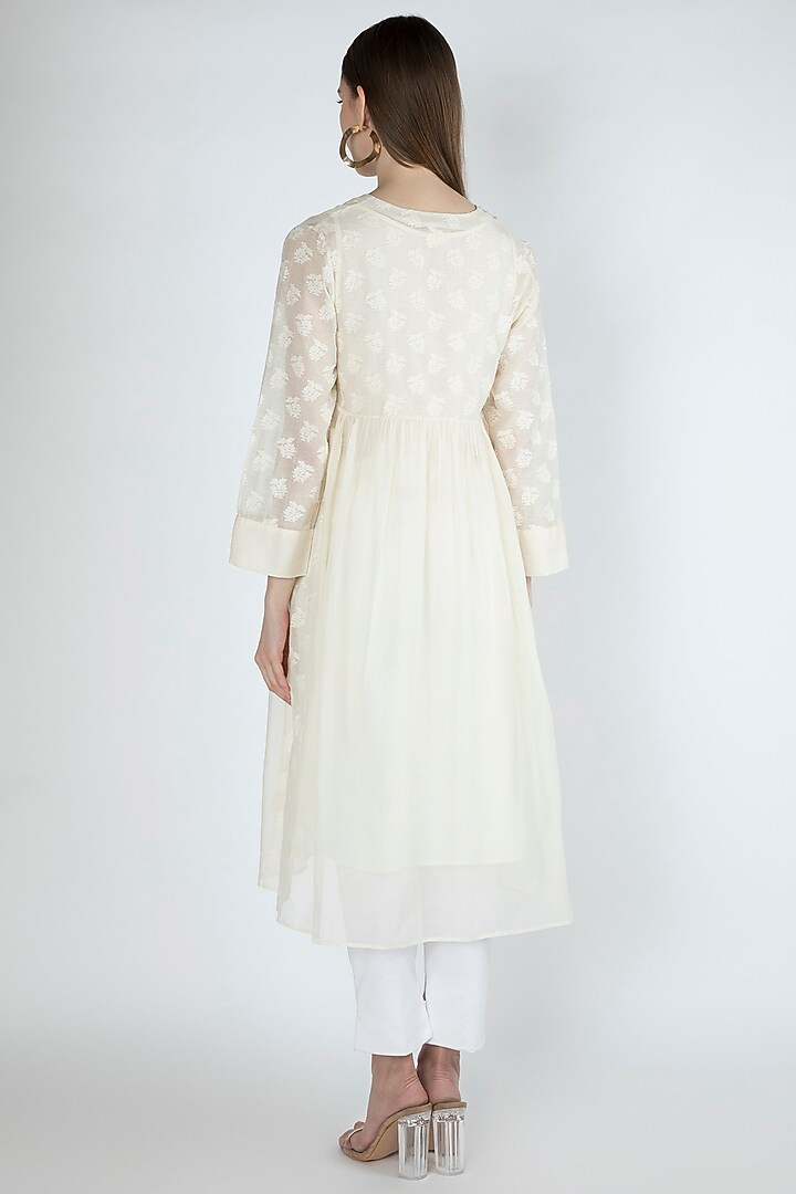 Off White Embroidered Kurta With Slip by Irabira Urban at Pernia's Pop Up Shop