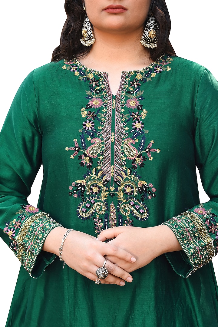 Emerald Chanderi Aari Work Kurta Set by Isha & Anshul at Pernia's Pop Up Shop