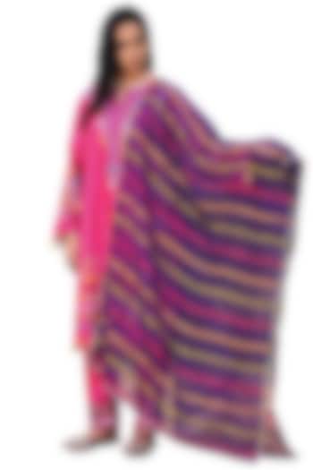 Pink Chanderi Aari Work Kurta Set by Isha & Anshul at Pernia's Pop Up Shop