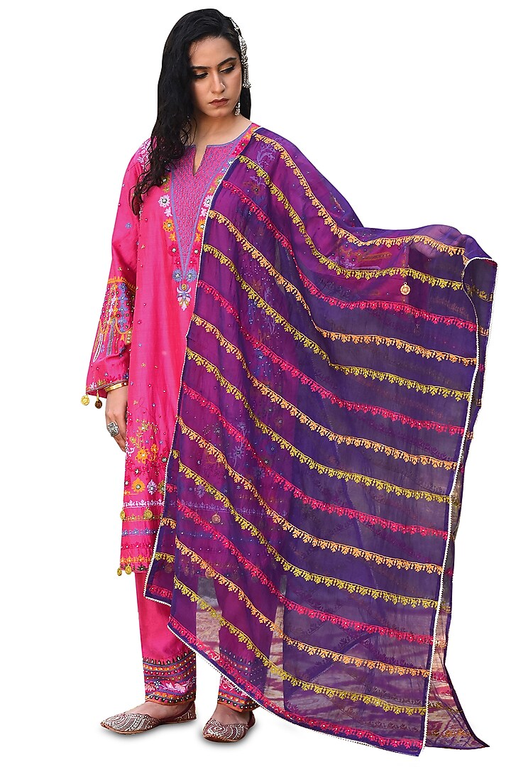 Pink Chanderi Aari Work Kurta Set by Isha & Anshul at Pernia's Pop Up Shop