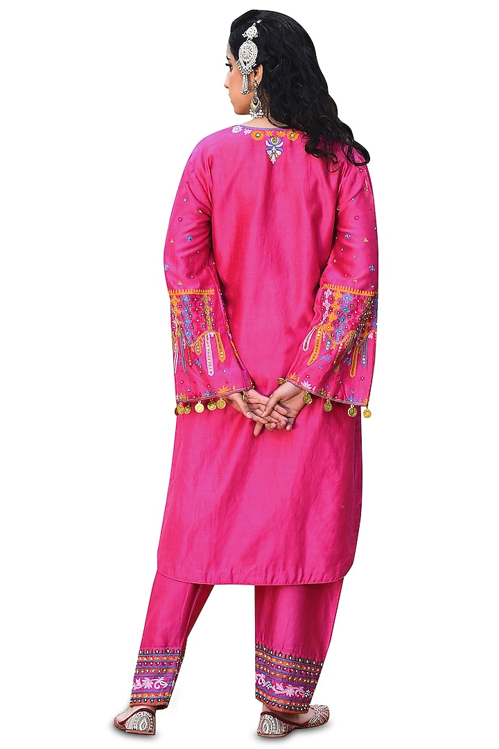 Pink Chanderi Aari Work Kurta Set by Isha & Anshul at Pernia's Pop Up Shop