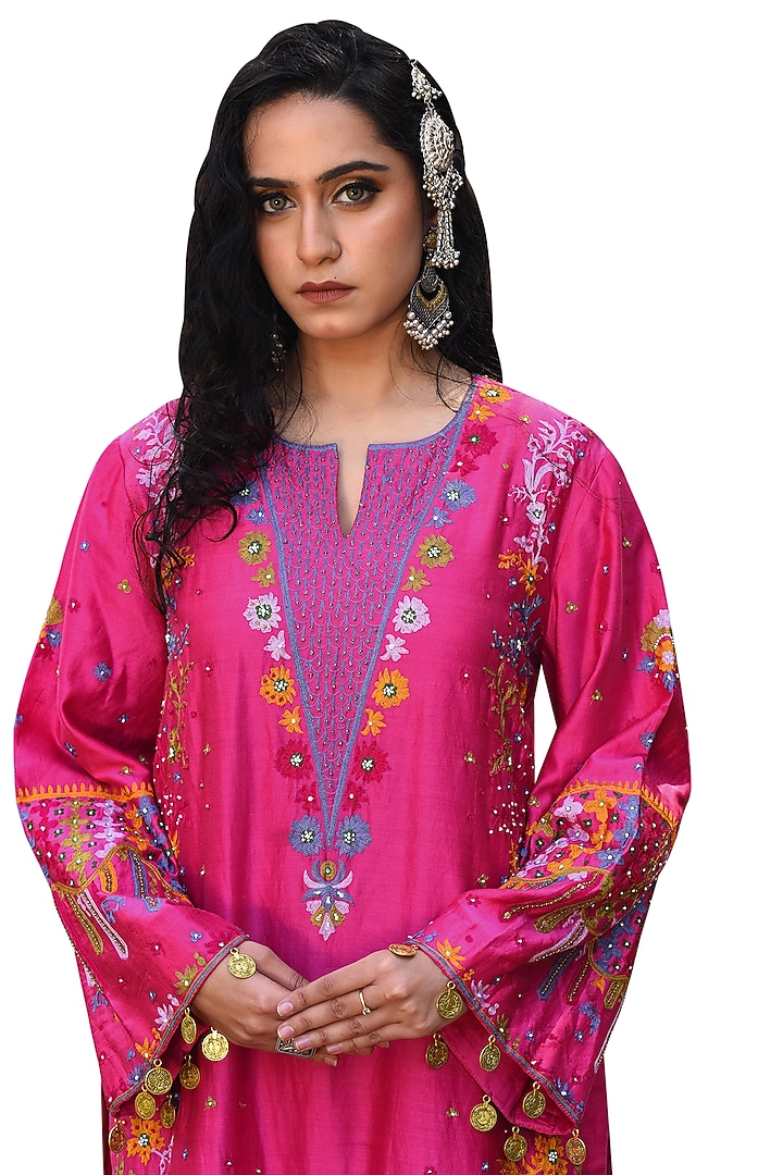 Pink Chanderi Aari Work Kurta Set by Isha & Anshul at Pernia's Pop Up Shop