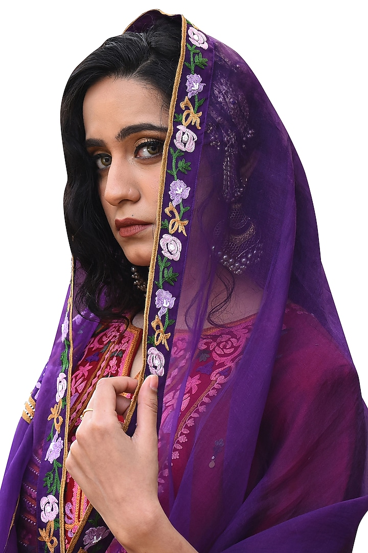 Deep Red Chanderi Aari Work Kurta Set by Isha & Anshul at Pernia's Pop Up Shop