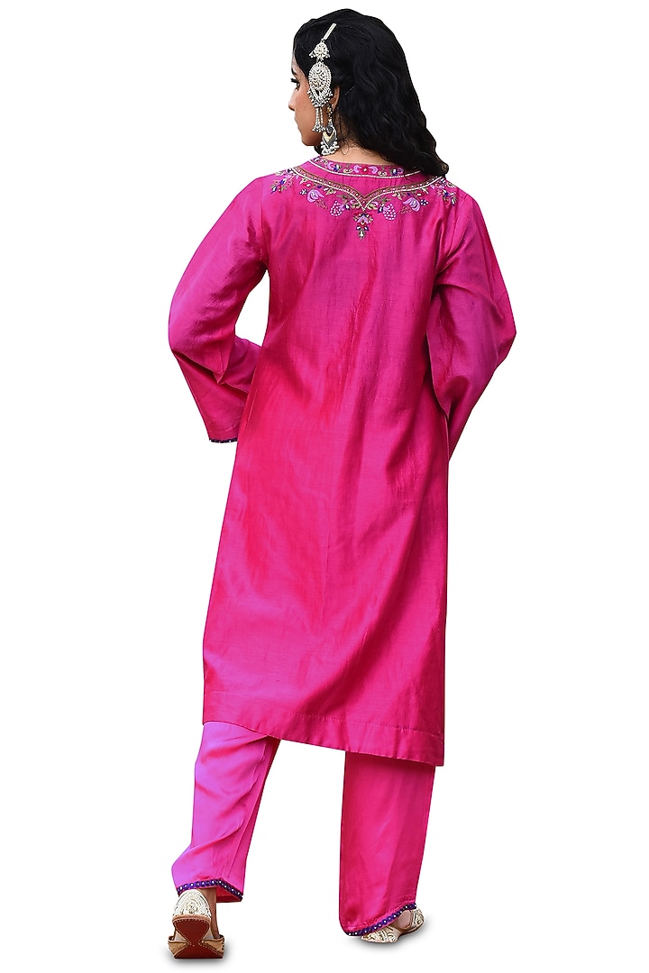 Pink Chanderi & Bamberg Aari Work Kurta Set by Isha & Anshul at Pernia's Pop Up Shop