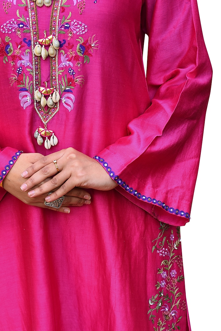 Pink Chanderi & Bamberg Aari Work Kurta Set by Isha & Anshul at Pernia's Pop Up Shop
