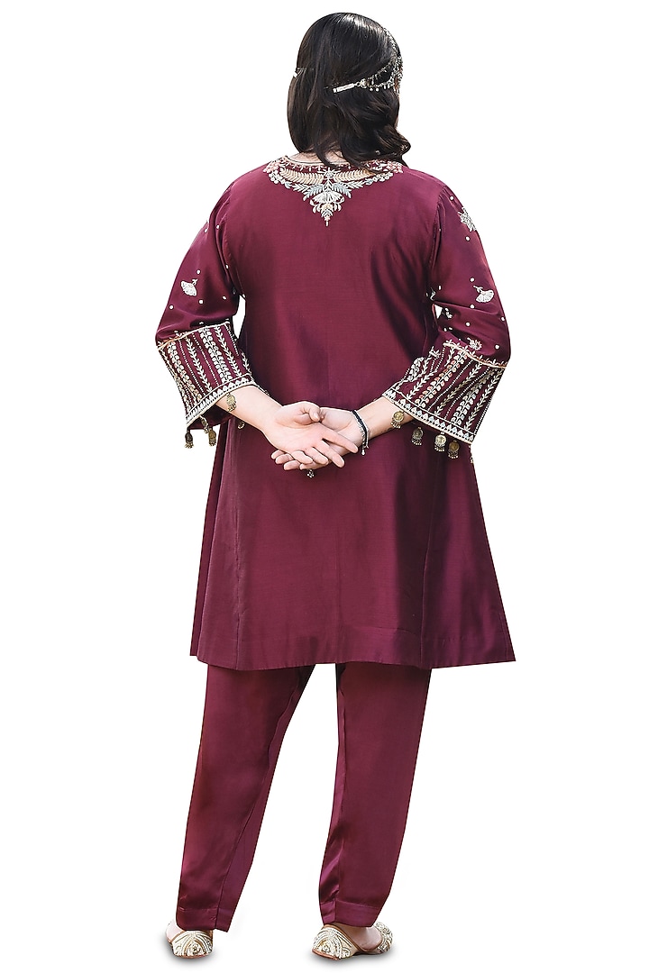Plum Chanderi Embroidered Choga Kurta Set by Isha & Anshul at Pernia's Pop Up Shop