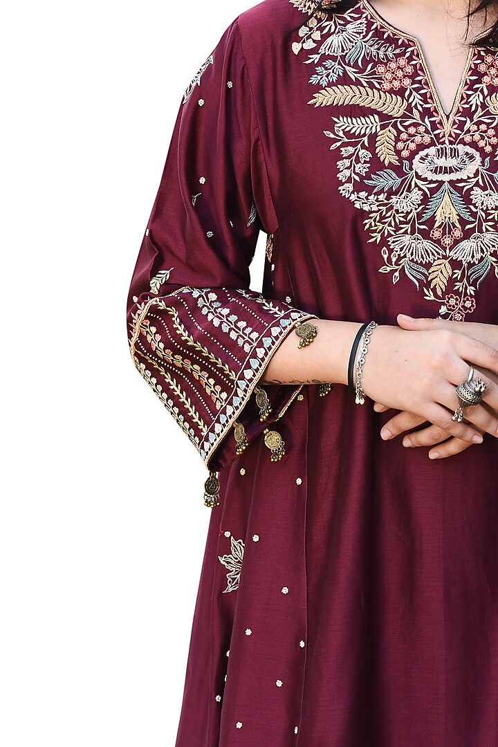 Plum Chanderi Embroidered Choga Kurta Set by Isha & Anshul at Pernia's Pop Up Shop