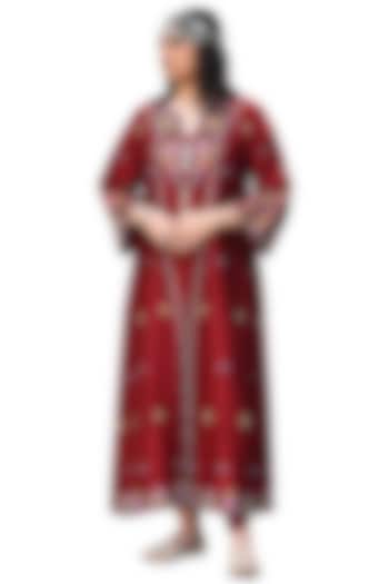Red Chanderi Embroidered Jacket Kurta Set by Isha & Anshul at Pernia's Pop Up Shop