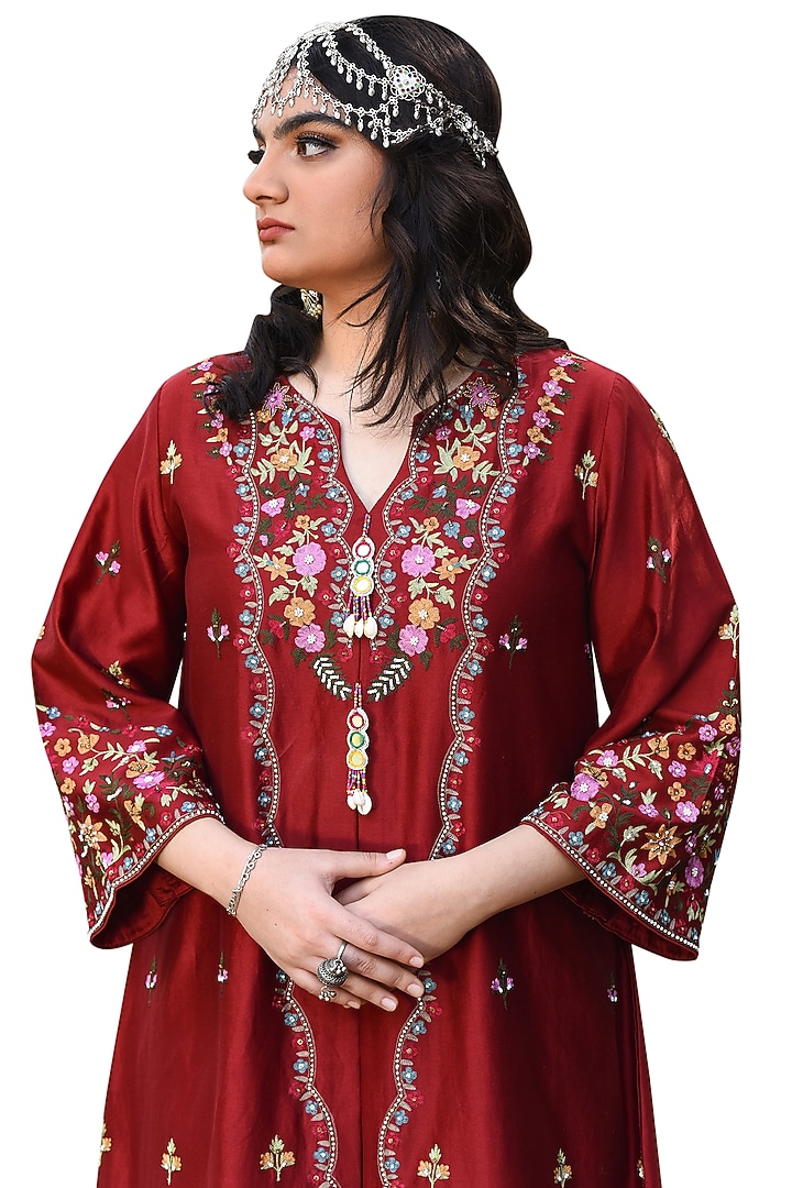 Red Chanderi Embroidered Jacket Kurta Set by Isha & Anshul at Pernia's Pop Up Shop
