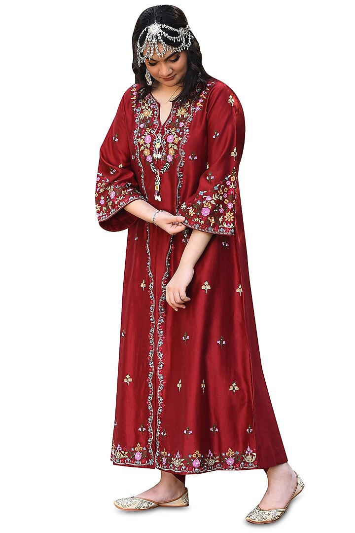 Red Chanderi Embroidered Jacket Kurta Set by Isha & Anshul at Pernia's Pop Up Shop