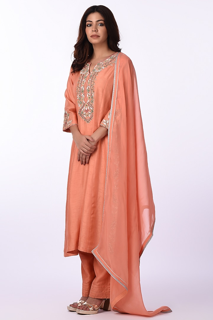 Peach Raw Silk Mirror Embroidered Kurta Set by Isha & Anshul at Pernia's Pop Up Shop