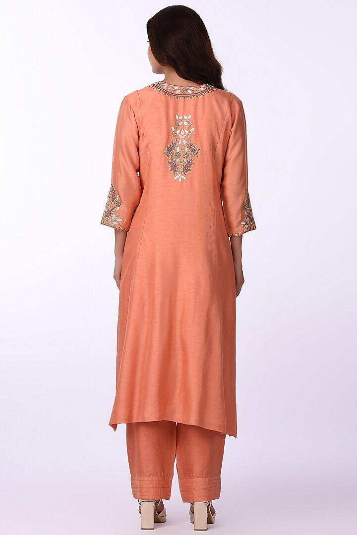 Peach Raw Silk Mirror Embroidered Kurta Set by Isha & Anshul at Pernia's Pop Up Shop