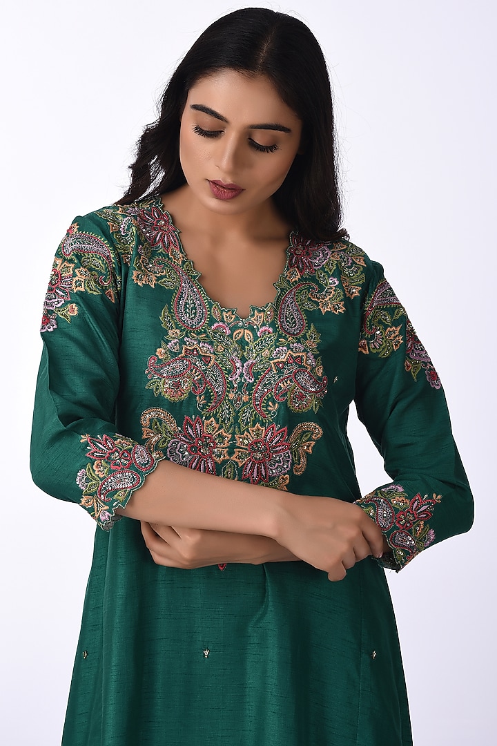 Emerald Green Raw Silk Thread Embroidered Kurta Set by Isha & Anshul at Pernia's Pop Up Shop