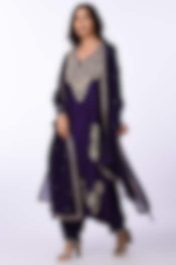 Purple Raw Silk Zari Thread Embroidered Kurta Set by Isha & Anshul at Pernia's Pop Up Shop