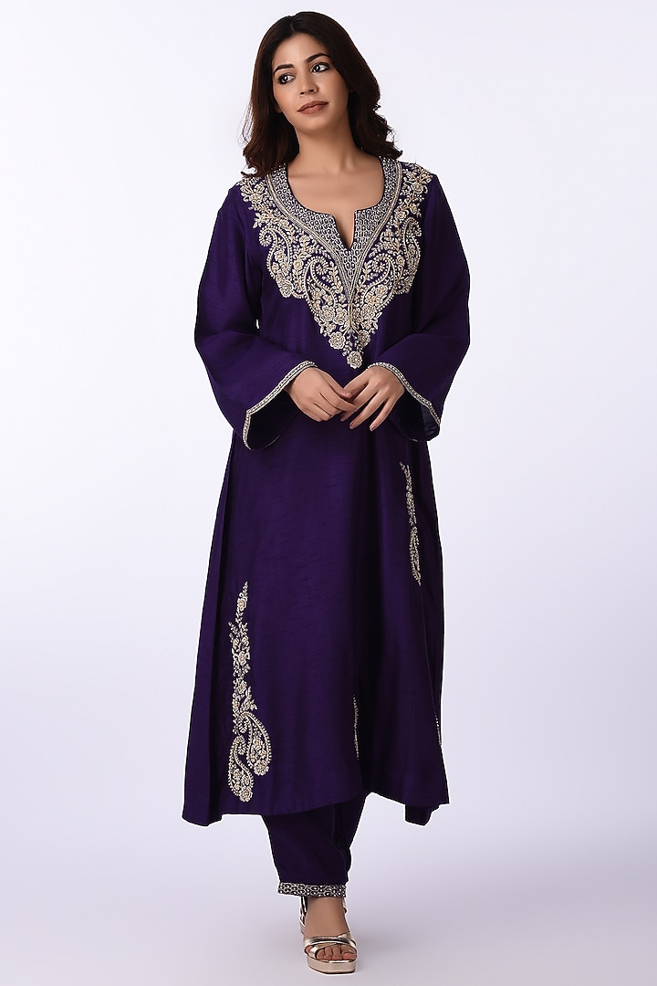 Purple Raw Silk Zari Thread Embroidered Kurta Set by Isha & Anshul at Pernia's Pop Up Shop