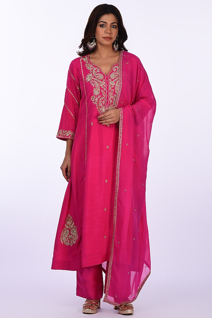 Bright Rani Pink Raw Silk Thread Embroidered Kurta Set by Isha & Anshul at Pernia's Pop Up Shop