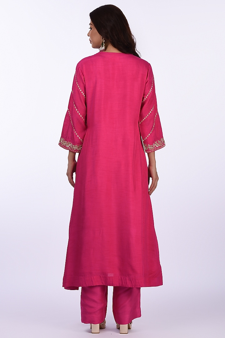 Bright Rani Pink Raw Silk Thread Embroidered Kurta Set by Isha & Anshul at Pernia's Pop Up Shop