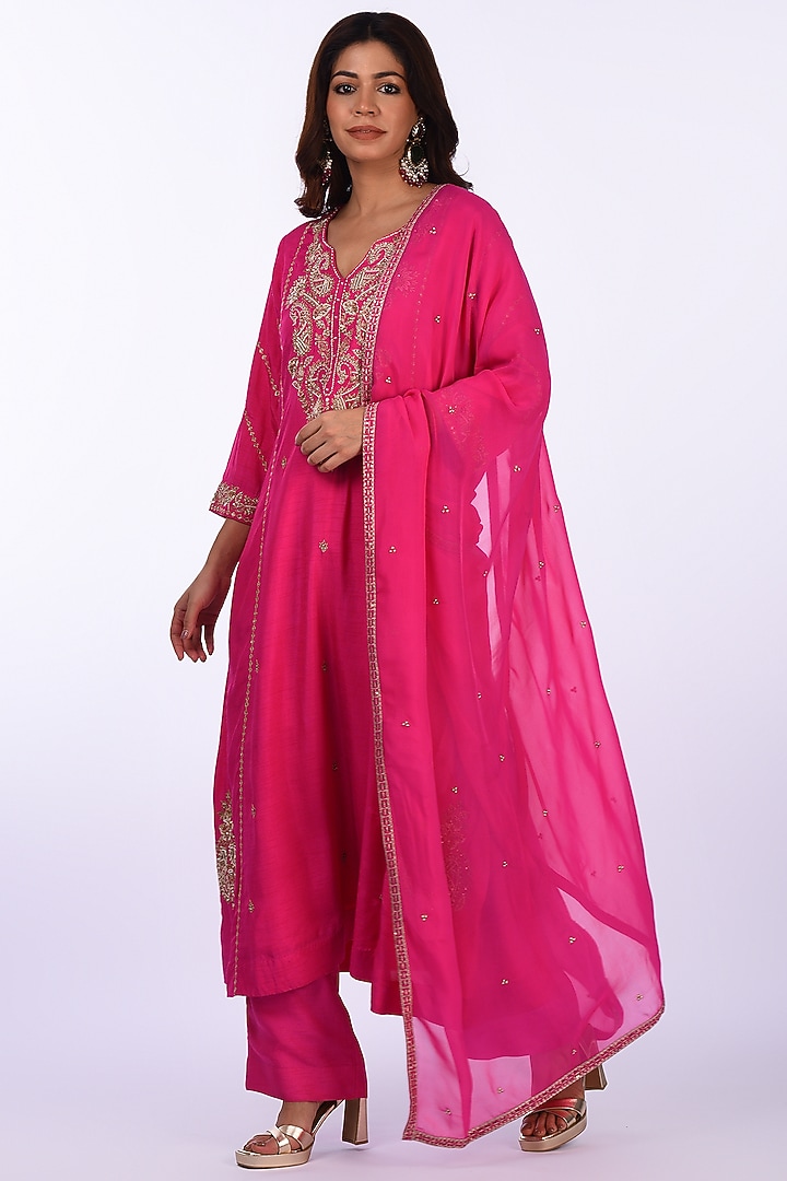 Bright Rani Pink Raw Silk Thread Embroidered Kurta Set by Isha & Anshul at Pernia's Pop Up Shop